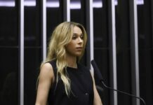 Novo aciona Conselho de Ética contra Erika Hilton